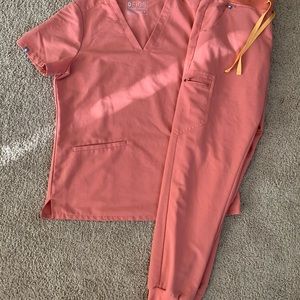 Women’s Scrub Set